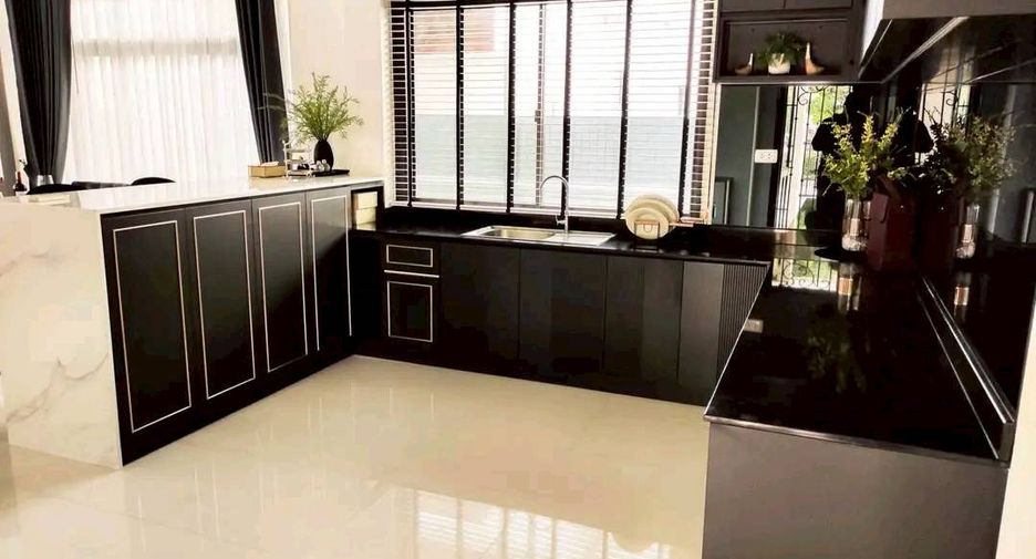 Haus zur Miete und zum Kauf mit 5 Zimmer in Lat Krabang, Bangkok