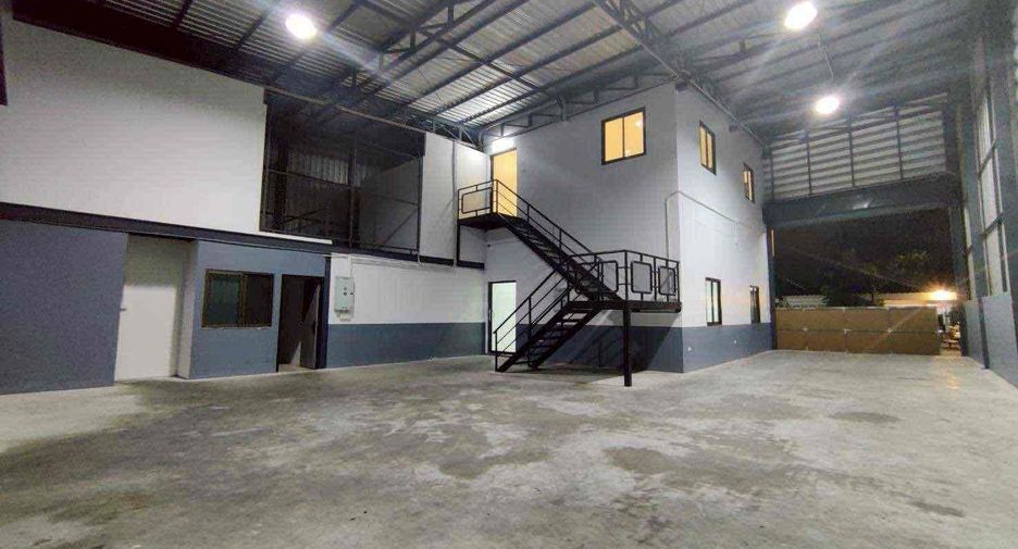 Local comercial en alquiler de 7 habitaciones en Lam Luk Ka, Pathum Thani