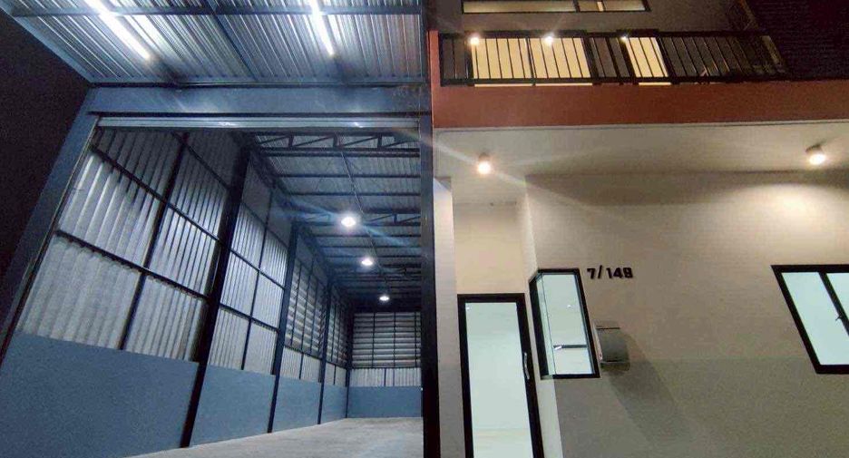 Local comercial en alquiler de 7 habitaciones en Lam Luk Ka, Pathum Thani