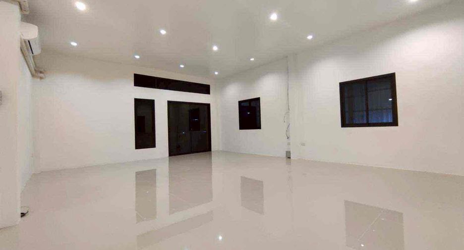 Local comercial en alquiler de 7 habitaciones en Lam Luk Ka, Pathum Thani