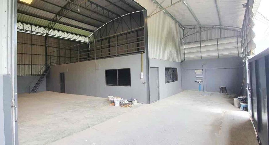 Local comercial en alquiler de 2 habitaciones en Lam Luk Ka, Pathum Thani