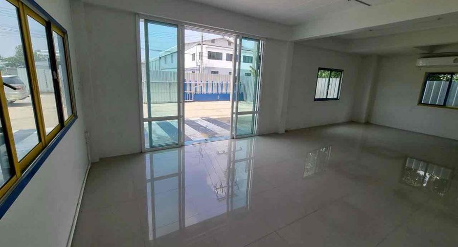Gewerbefläche zur Miete mit 5 Zimmer in Lam Luk Ka, Pathum Thani