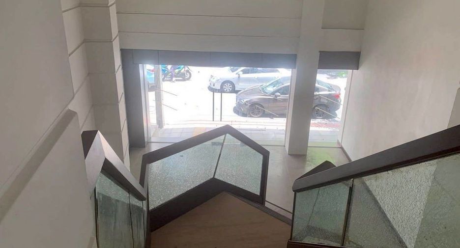 For rent retail Space in Bang Rak, Bangkok