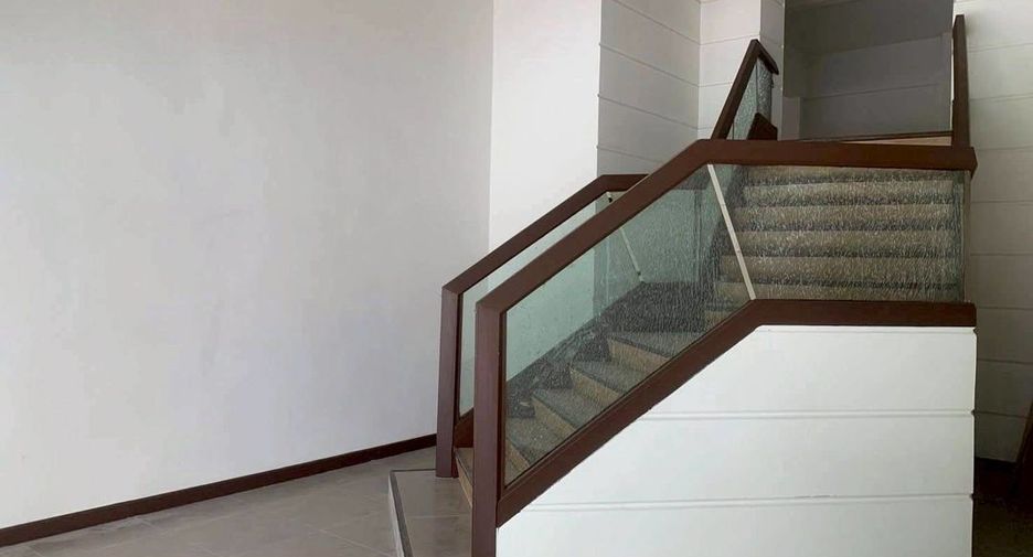 For rent retail Space in Bang Rak, Bangkok