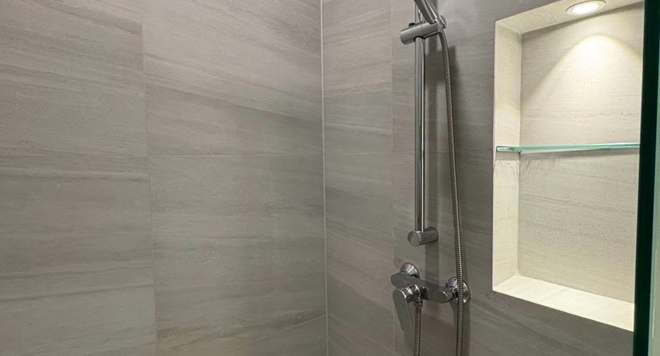 Condo en alquiler de 3 habitaciones en Bang Phli, Samut Prakan
