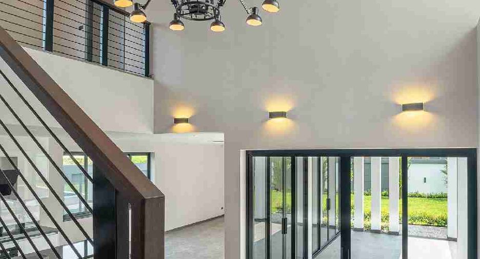 For sale 4 bedrooms villa in Mueang Chiang Mai, Chiang Mai