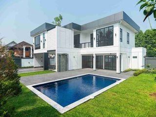 For sale 4 bedrooms villa in Mueang Chiang Mai, Chiang Mai