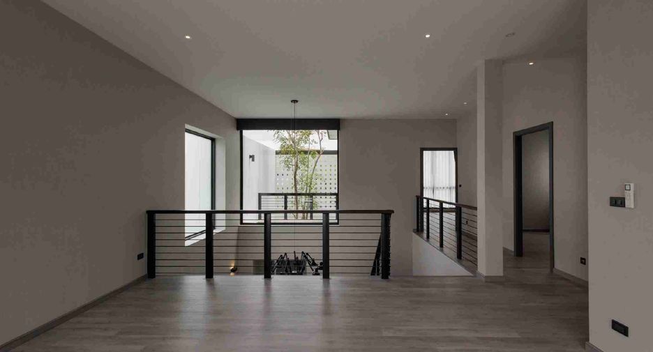 For sale 4 bedrooms villa in Hang Dong, Chiang Mai