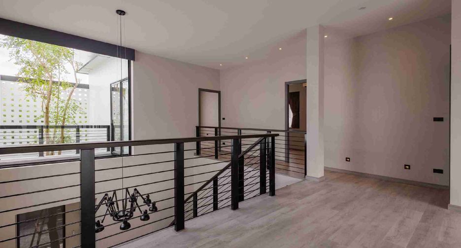 For sale 4 bedrooms villa in Hang Dong, Chiang Mai