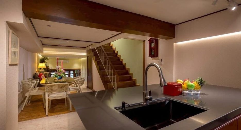 For rent 4 bedrooms villa in Mueang Chiang Mai, Chiang Mai