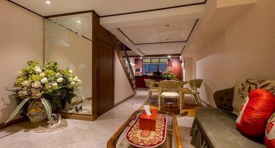 For rent 4 bedrooms villa in Mueang Chiang Mai, Chiang Mai