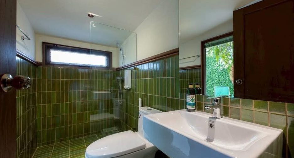 For rent 4 bedrooms villa in Mueang Chiang Mai, Chiang Mai