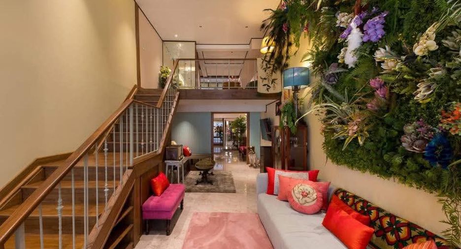 For rent 4 bedrooms villa in Mueang Chiang Mai, Chiang Mai