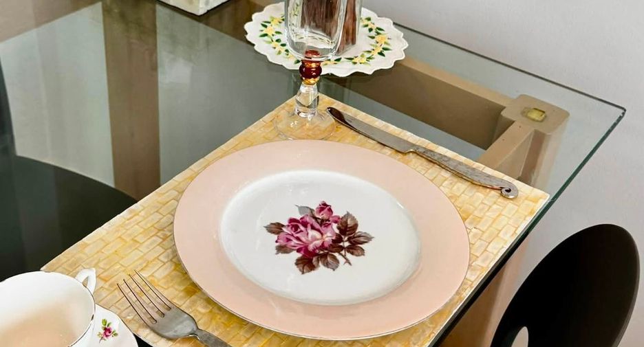 For rent 1 bed condo in Phaya Thai, Bangkok