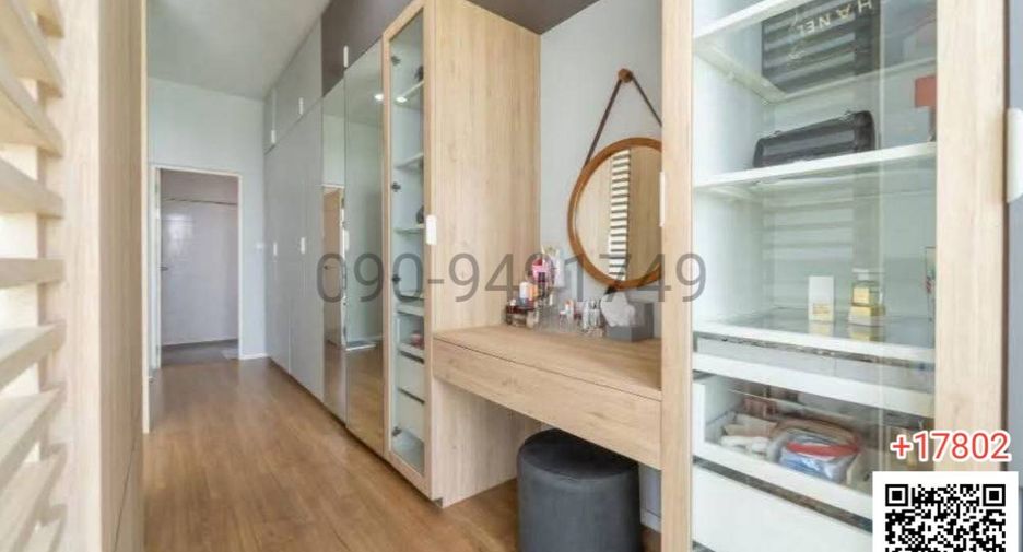 For sale 3 bedrooms townhouse in Saphan Sung, Bangkok