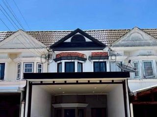 For sale 3 bedrooms townhouse in Nong Chok, Bangkok