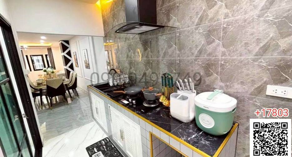 For sale 3 bedrooms townhouse in Nong Chok, Bangkok