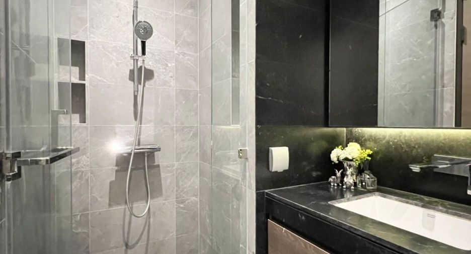 For sale 2 bedrooms condo in Pathum Wan, Bangkok