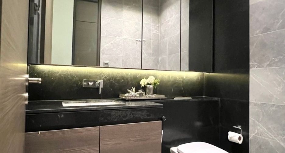 For sale 2 bedrooms condo in Pathum Wan, Bangkok