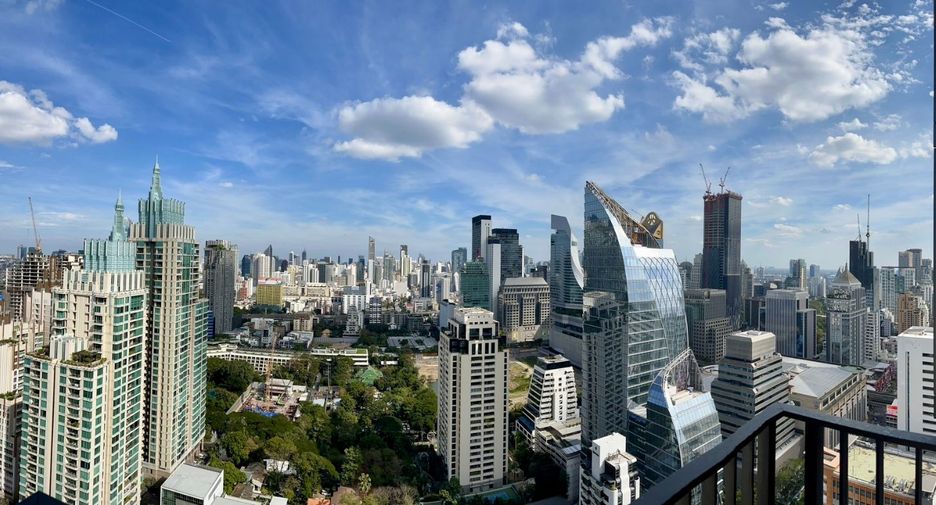 For sale 2 bedrooms condo in Pathum Wan, Bangkok