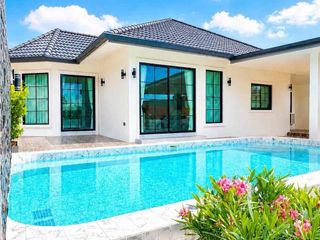 Villa en venta de 4 habitaciones en Bang Lamung, Chonburi