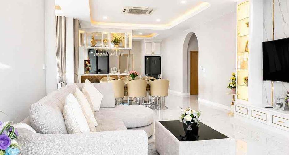 Villa en venta de 4 habitaciones en Bang Lamung, Chonburi