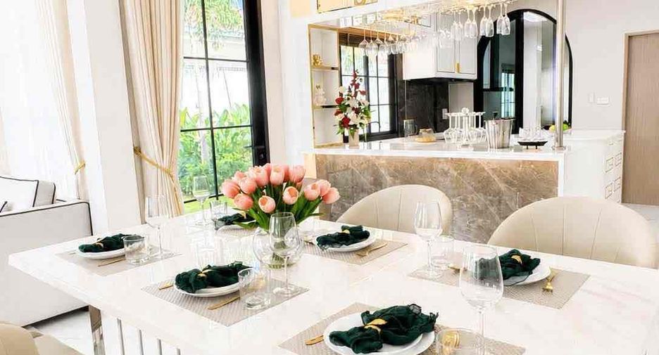 Villa en venta de 4 habitaciones en Bang Lamung, Chonburi