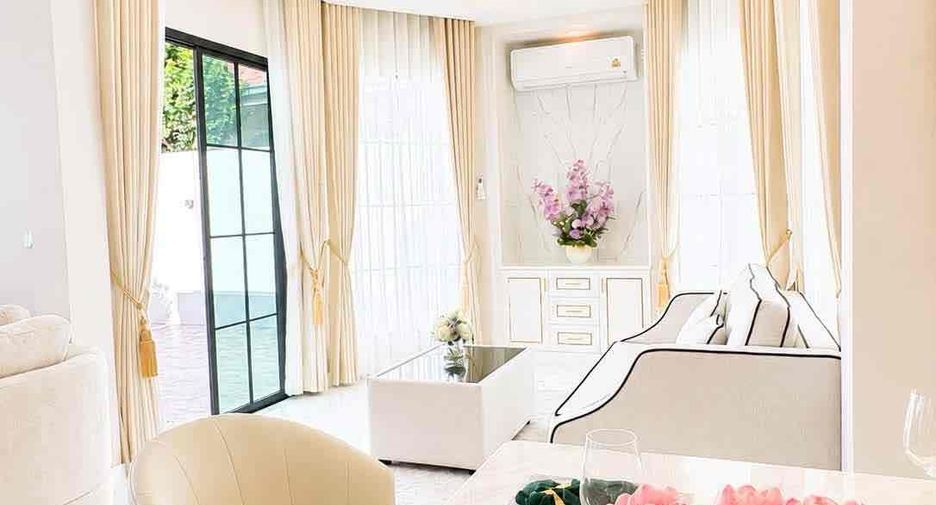 Villa en venta de 4 habitaciones en Bang Lamung, Chonburi