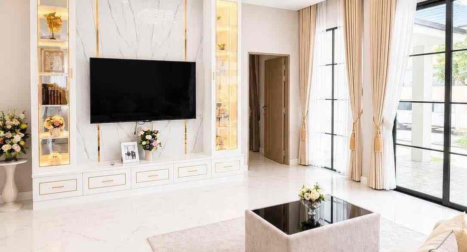 Villa en venta de 4 habitaciones en Bang Lamung, Chonburi