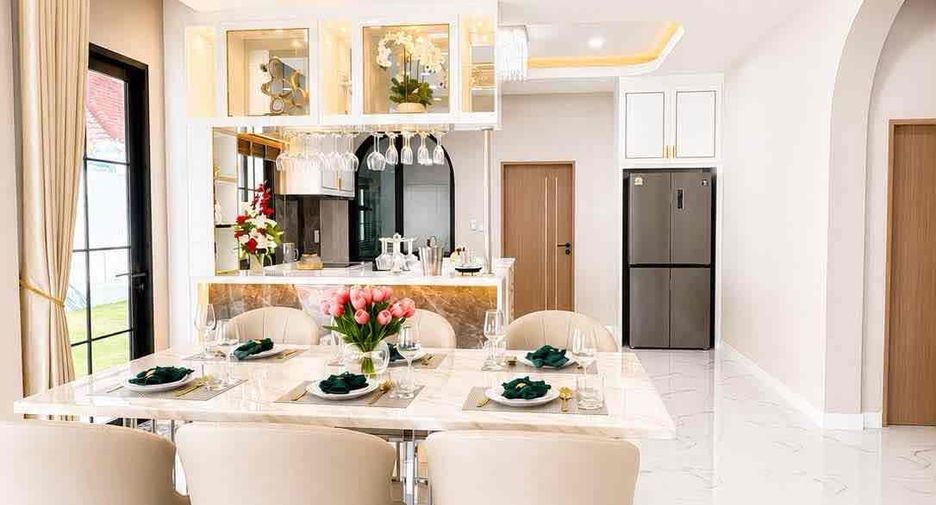 Villa en venta de 4 habitaciones en Bang Lamung, Chonburi
