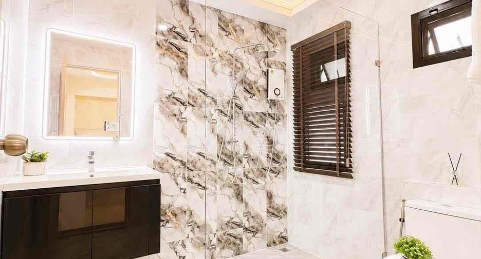 Villa en venta de 4 habitaciones en Bang Lamung, Chonburi