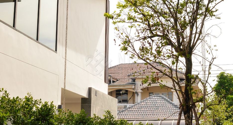 Haus zum Kauf mit 4 Zimmer in Suan Luang, Bangkok