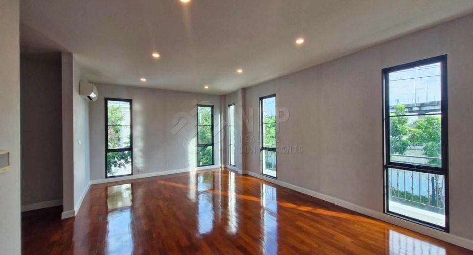 Casa en venta de 4 habitaciones en Thawi Watthana, Bangkok