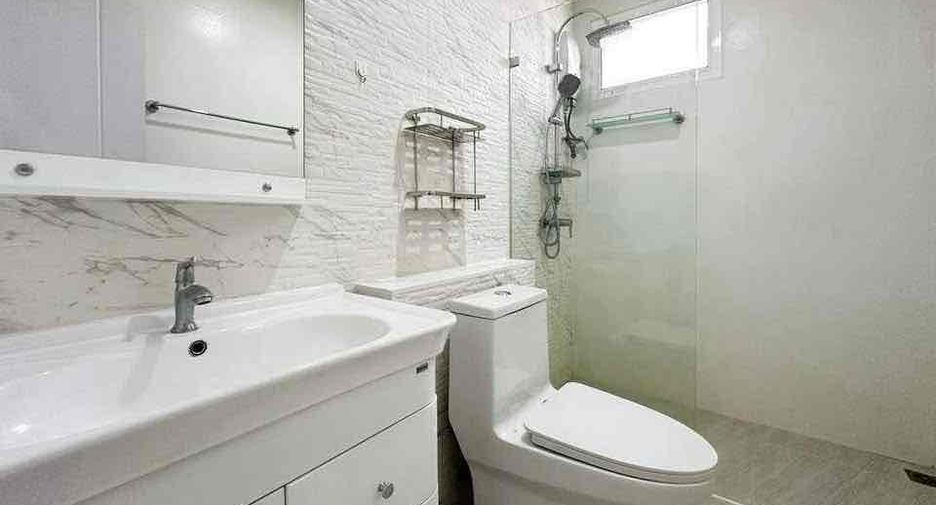 Haus zur Miete mit 3 Zimmer in Bang Lamung, Chonburi