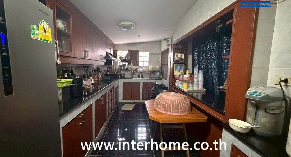 Casa en venta de 3 habitaciones en Nong Chok, Bangkok