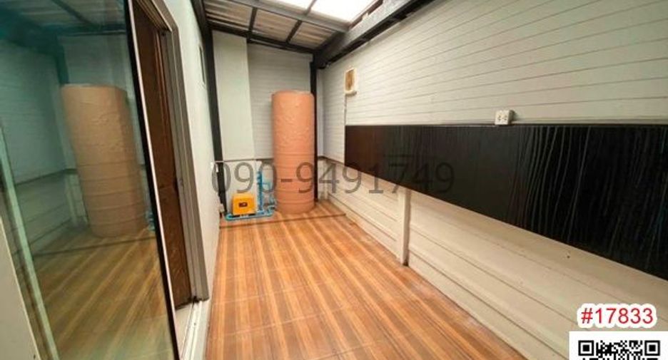 For sale 4 bedrooms townhouse in Khlong Sam Wa, Bangkok