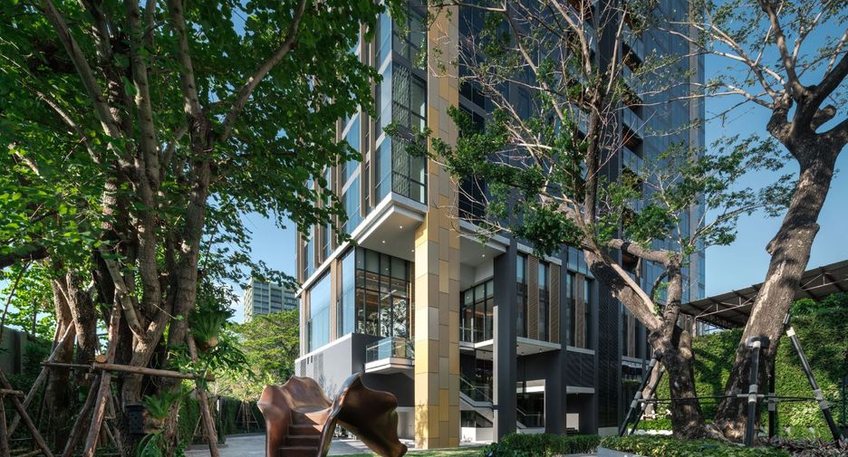 For rent and for sale 2 bedrooms condo in Watthana, Bangkok