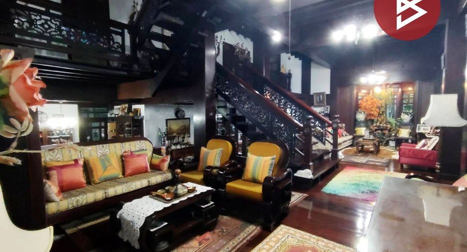 Casa en venta de 3 habitaciones en Huai Khwang, Bangkok