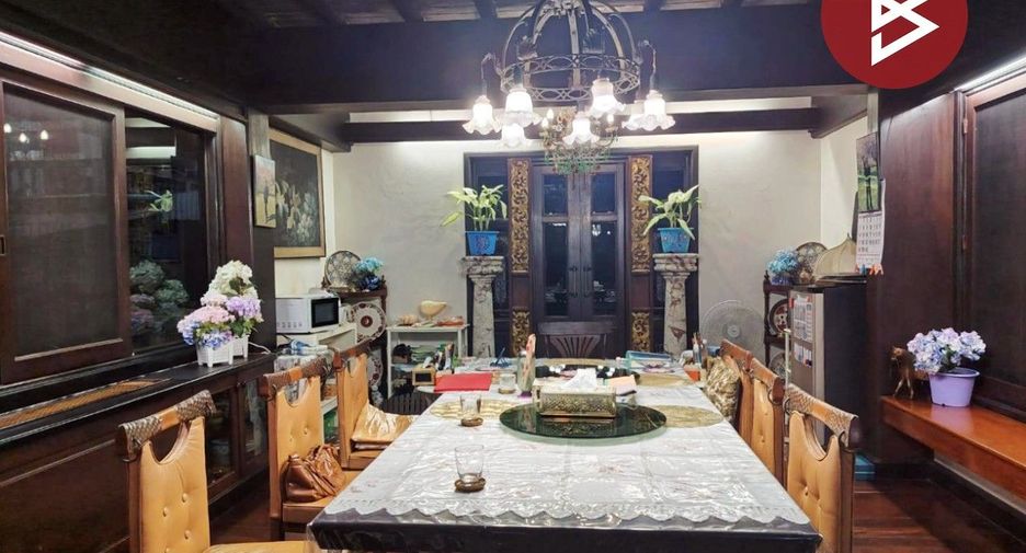 Casa en venta de 3 habitaciones en Huai Khwang, Bangkok