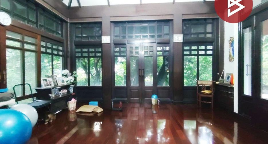 Casa en venta de 3 habitaciones en Huai Khwang, Bangkok