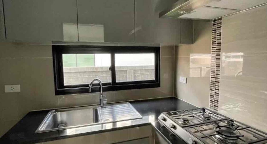 For rent 3 bedrooms house in Prawet, Bangkok