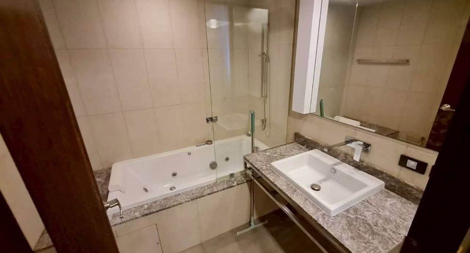 For rent 2 bedrooms condo in Sathon, Bangkok