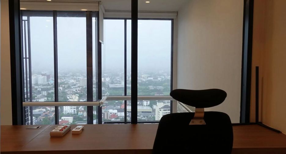 For rent and for sale 2 bedrooms condo in Watthana, Bangkok