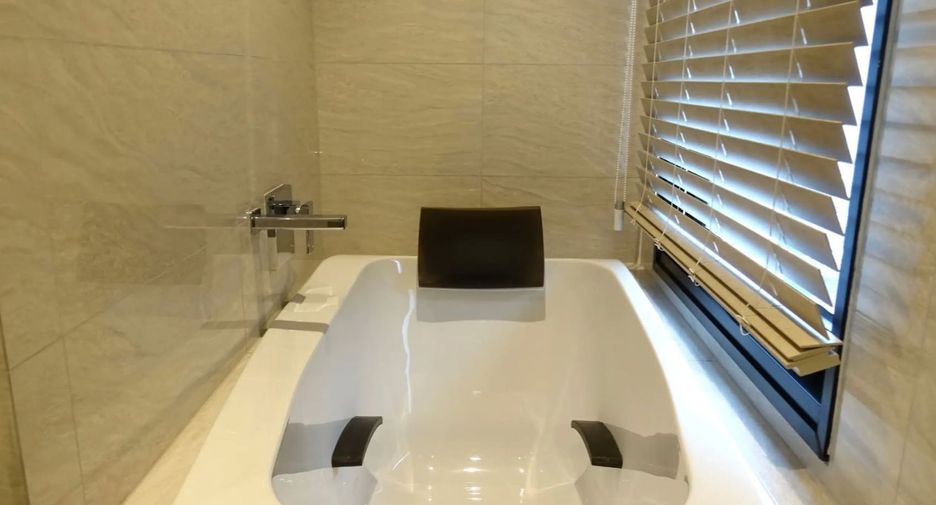 For rent and for sale 2 bedrooms condo in Watthana, Bangkok