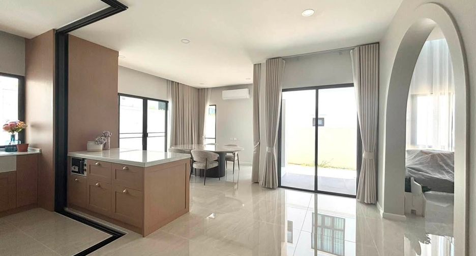 Haus zur Miete und zum Kauf mit 4 Zimmer in Bang Lamung, Chonburi