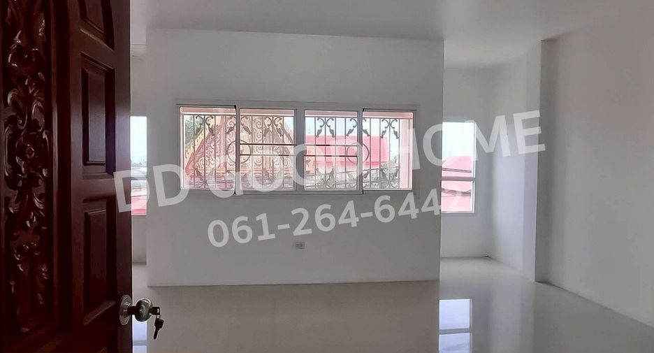 For sale 6 bedrooms retail Space in Mueang Chaiyaphum, Chaiyaphum