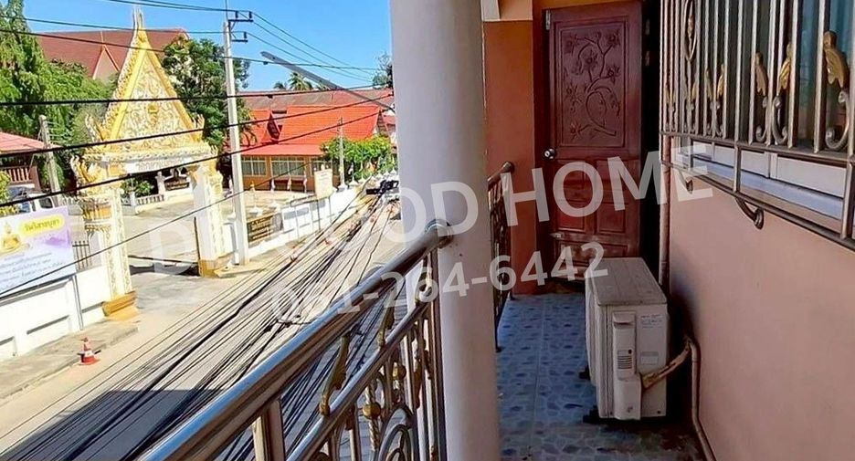 For sale 6 bedrooms retail Space in Mueang Chaiyaphum, Chaiyaphum