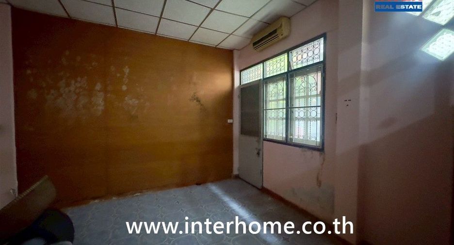 For sale 2 bedrooms townhouse in Nong Khaem, Bangkok