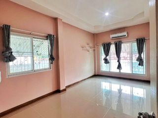 À vendre 2 chambres maison à Sattahip, Chonburi