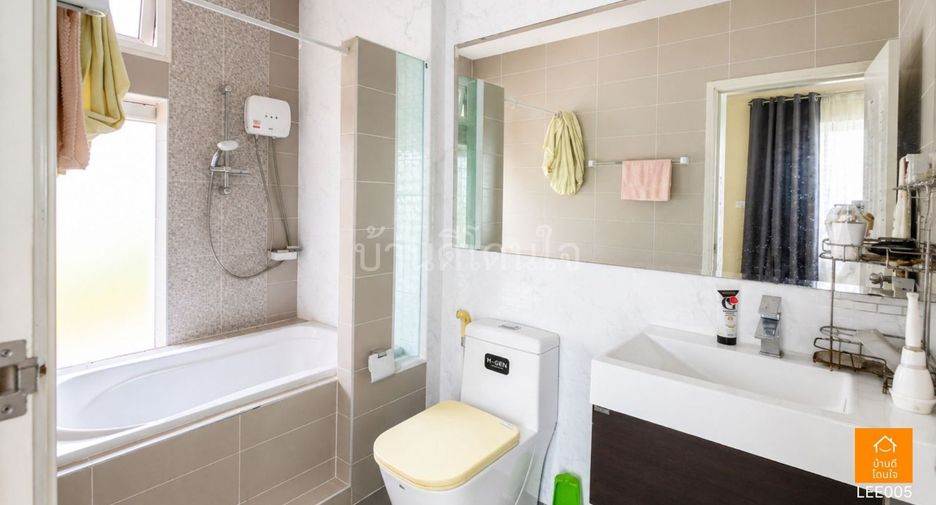 For sale 3 bedrooms house in Mueang Samut Prakan, Samut Prakan